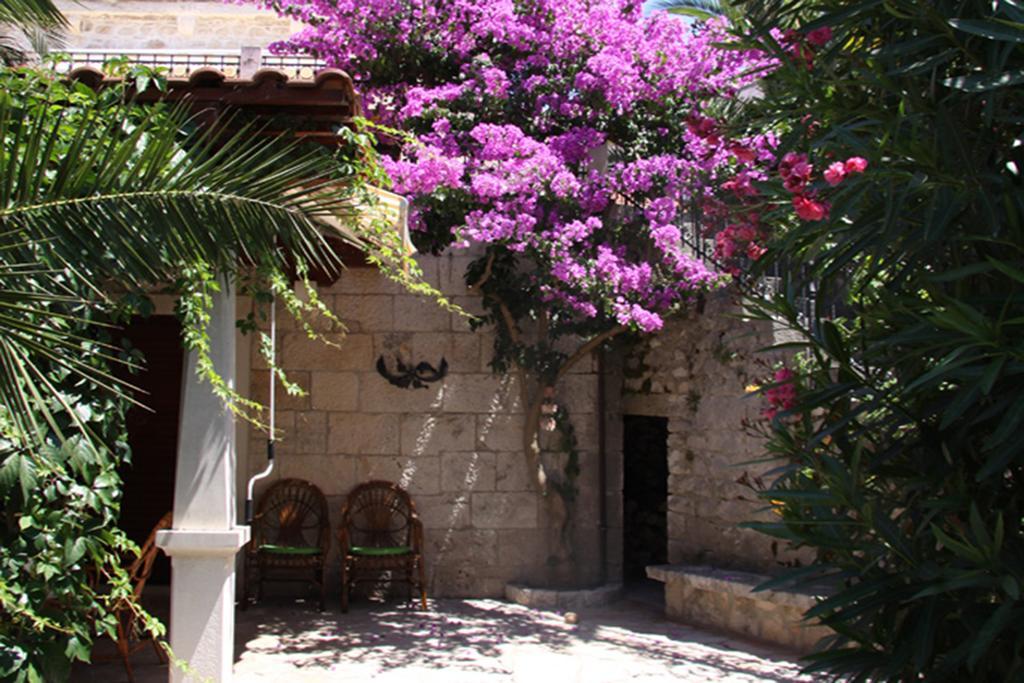 Villa Rustika Sutivan Buitenkant foto