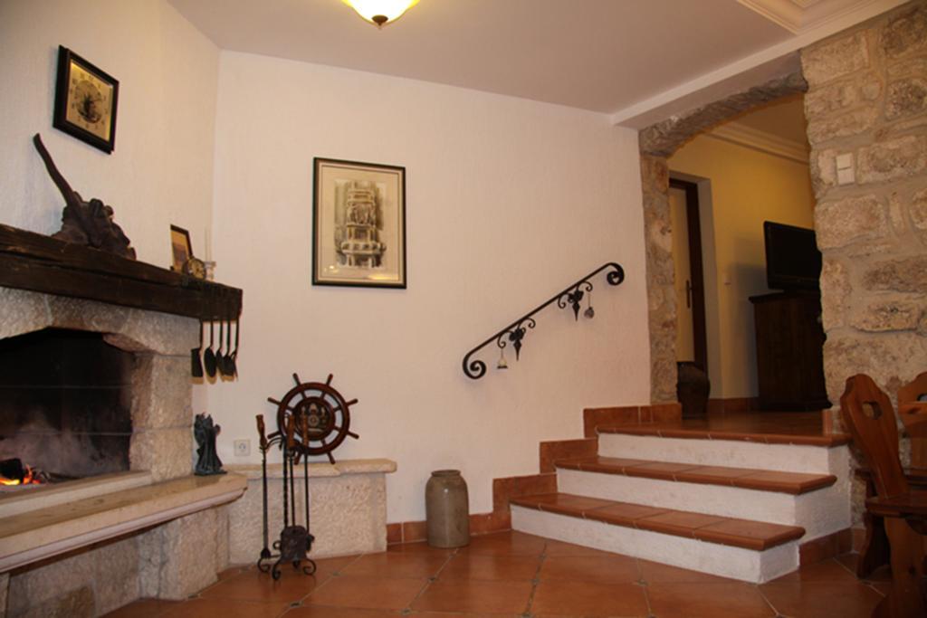 Villa Rustika Sutivan Buitenkant foto